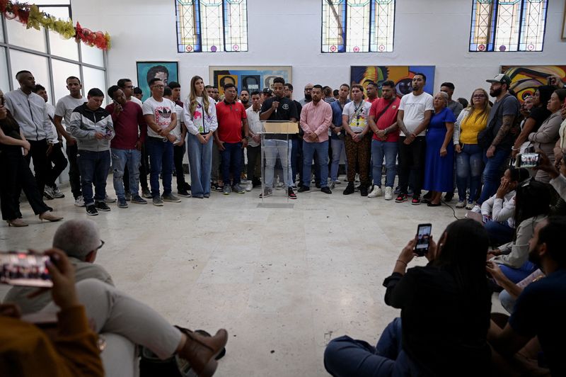 Venezuelans held in Salvadoran prison look to challenge deportation in US court Venezuelans held in Salvadoran prison look to challenge deportation in US court
