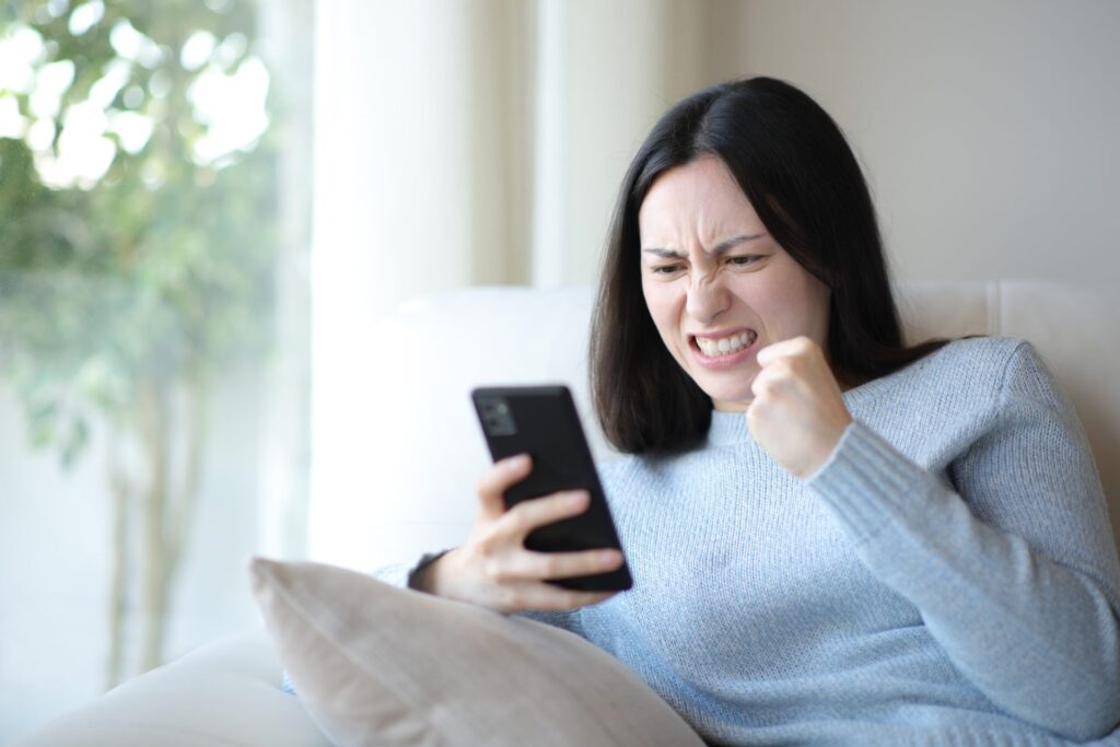 This Cellphone Carrier Has the Worst Network Quality Across America, According to Customers