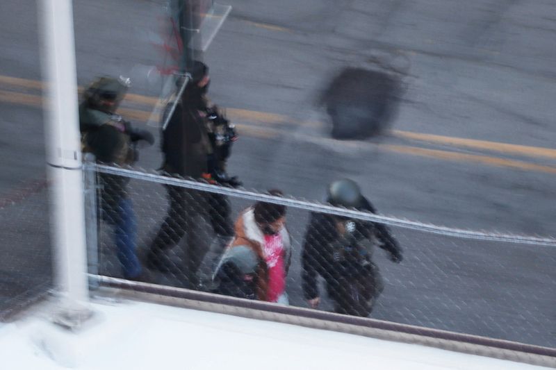 Trump warns Minneapolis mayor over lack of cooperation with immigration agents Trump warns Minneapolis mayor over lack of cooperation with immigration agents