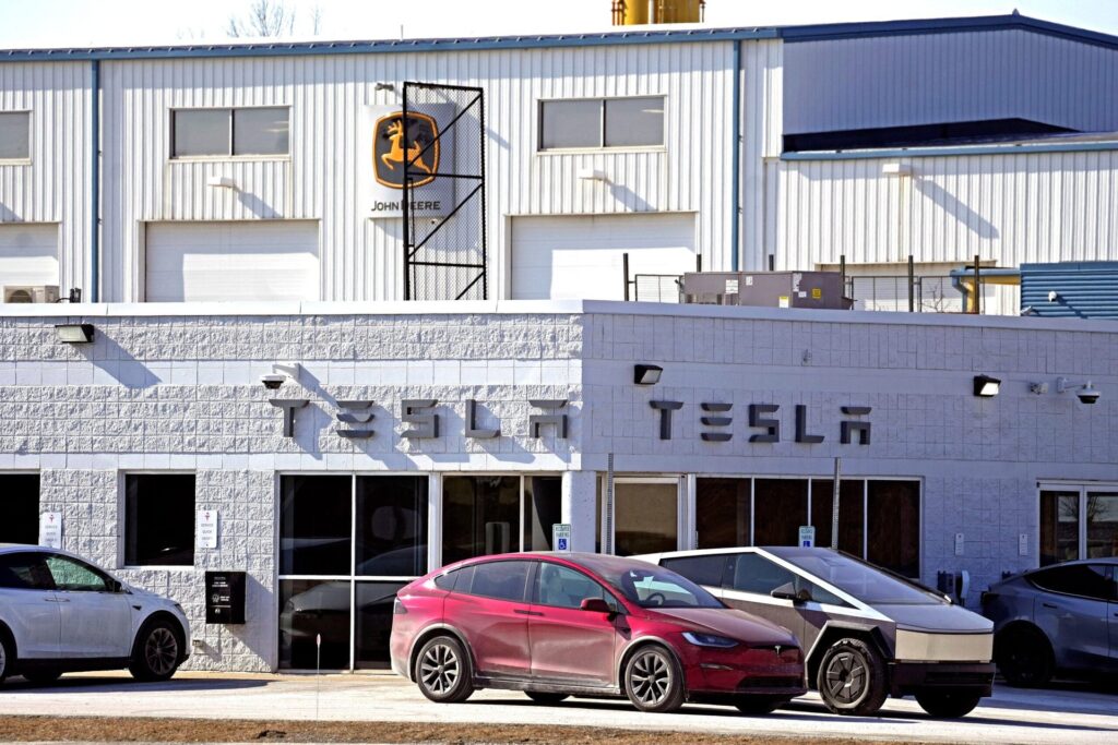 Tesla Q1 Earnings Preview: 5 Things to Watch as BYD Rivalry Heats Up