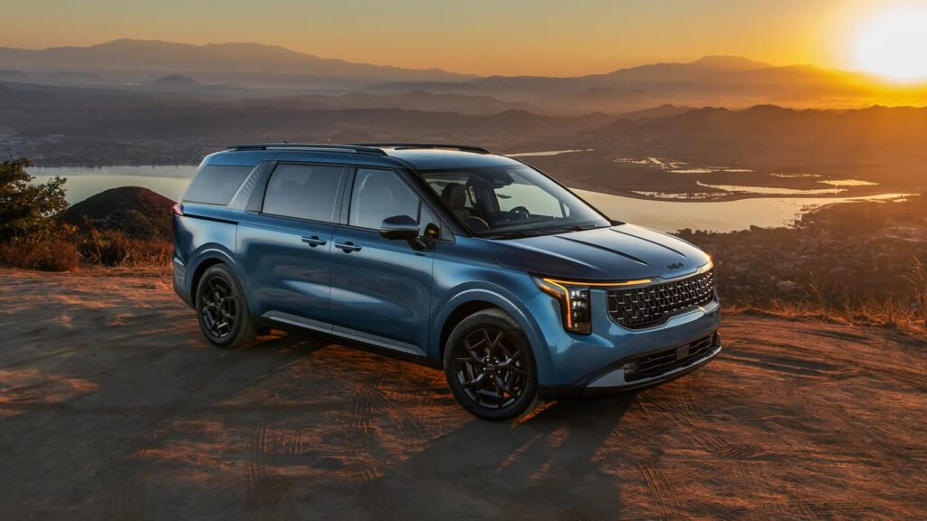 Toyota Sienna vs. Kia Carnival: Which Minivan Offers More Value?